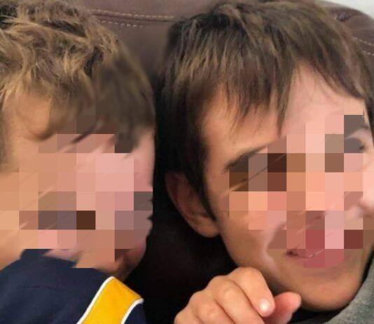 Genitori uccidono i due figli autistici e poi si tolgono la vita