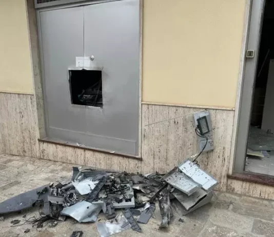 Assalti ai bancomat con la tecnica della “marmotta”: cinque fermi, colpi anche in Calabria