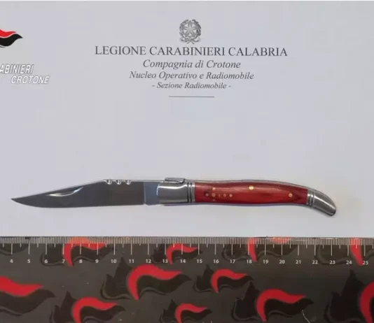 Controlli sul territorio: sequestrati coltelli e denunce per porto abusivo