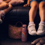 Carnevale da incubo: madre ubriaca lascia le figlie di 3 e 4 anni chiuse in auto