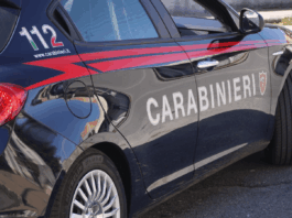Maltrattamenti in famiglia, minacce di morte e calci alla madre anziana: arrestato