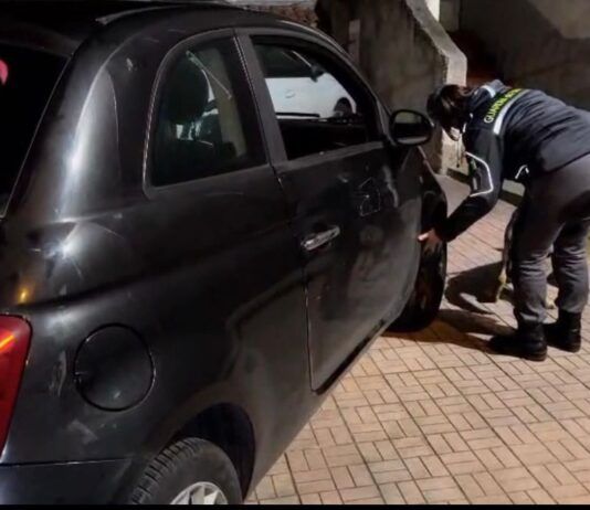 Arrestati due corrieri con 4 kg di cocaina a Villa San Giovanni: operazione della Guardia di Finanza