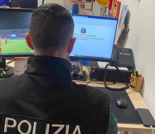 Petardo allo stadio: scatta il DASPO per un tifoso