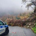 Frana in Calabria: detriti e alberi bloccano strada provinciale