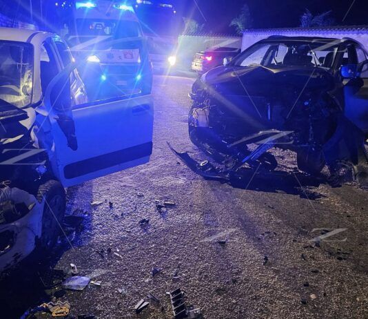 Incidente Scinà di Palmi – scontro tra due auto: due giovani coinvolti, uno ferito