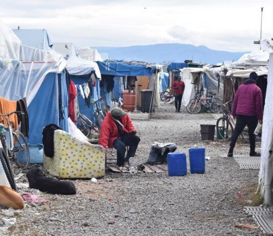 San Ferdinando, tra allerte meteo e baracche: i braccianti chiedono un nuovo incontro al Prefetto