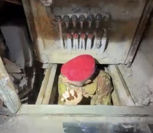 Scoperto un bunker segreto nascosto dietro una parete