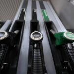 Carburanti alle stelle, gasolio sopra i 2 euro: camionisti pronti allo stop nazionale