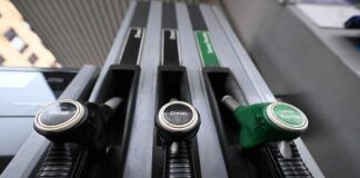 Carburanti alle stelle, gasolio sopra i 2 euro: camionisti pronti allo stop nazionale