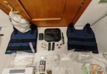 Blitz antidroga: trovati cocaina, hashish e una pistola pronta all’uso
