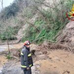Frane e strade interrotte: la furia del maltempo mette in ginocchio il vibonese