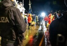 Migranti salvati nel Canale di Sicilia: attraccata la nave “Aita Mari” a Vibo Marina