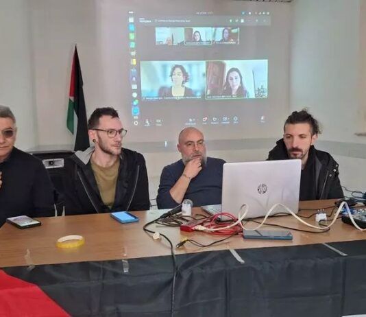 Rosarno lancia appello per embargo militare totale contro Israele dopo il caso dei container bloccati a Gioia Tauro