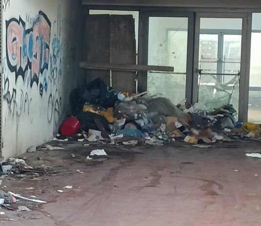 Rosarno, degrado al terminal bus della stazione: la denuncia del consigliere Italiano