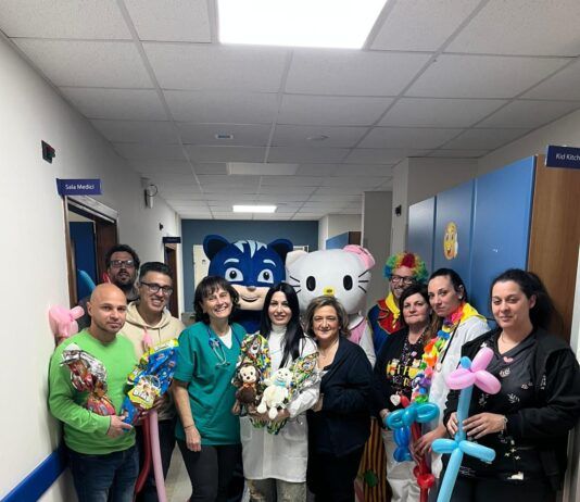 Solidarietà e dolcezza: donate uova di Pasqua ai piccoli pazienti del reparto pediatria ospedale Polistena