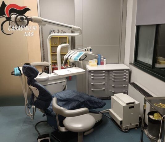 Carabinieri NAS sequestrano studio odontoiatrico abusivo
