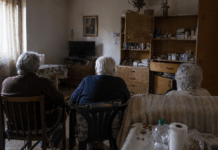 Casa di riposo abusiva scoperta in un appartamento: farmaci scaduti e personale non qualificato