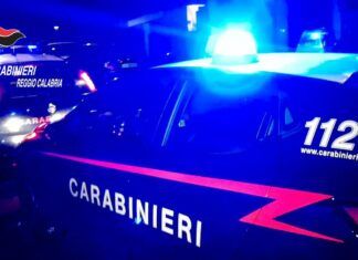 Notte di terrore: aggredisce la moglie con un coltello, salvata dal 112