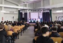 “Quando il silenzio pesa: studenti di Lamezia affrontano violenza, dipendenze e bullismo con il progetto ‘Chiediti se sono felice’”