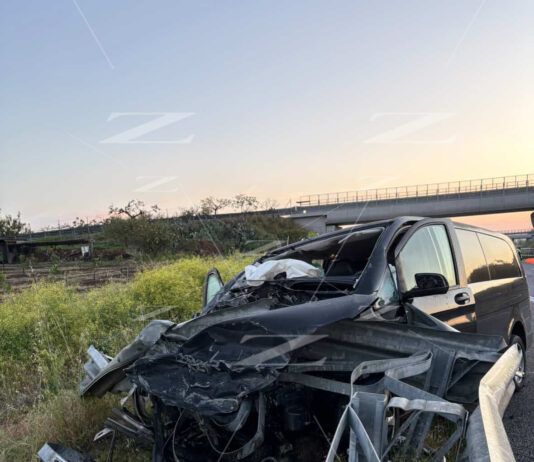 Incidente in autostrada all’alba: auto finisce contro il guardrail tra Rosarno e Gioia Tauro