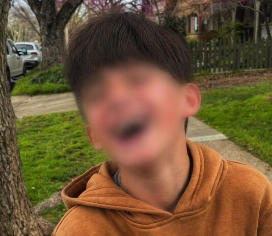 USA, spara al figlio di 11 anni in aeroporto e poi si suicida: tragedia choc senza movente chiaro