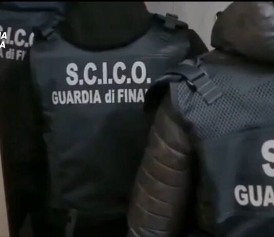 Mafia ed estorsioni, 46 indagati: cellulari in carcere per gestire i traffici e contatti con l’esterno