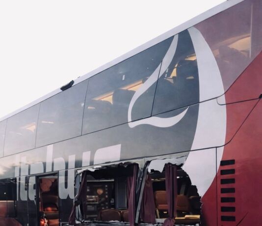 Incidente sull’A2 tra Rosarno e Mileto: pullman sfonda il guardrail e invade la corsia opposta