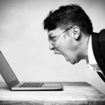 Il business dell’indignazione online: dal rage bait ai post ‘Amen e condividi’ – quando i Creator guadagnano grazie all’ingenuità del pubblico