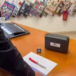 Tentato omicidio dopo una lite: accoltella il coinquilino e lo insegue in strada, arrestato 26enne