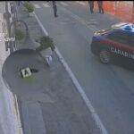 Spari in pieno centro: arrestato 33enne per tentato omicidio