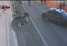 Spari in pieno centro: arrestato 33enne per tentato omicidio