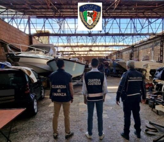 Rimessaggio nautico abusivo nel Vibonese: sequestrati 34 natanti e un capannone di 1.800 metri quadrati