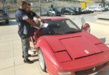 Auto trasformata in falsa Ferrari e messa in vendita: sequestro e distruzione dei componenti contraffatti