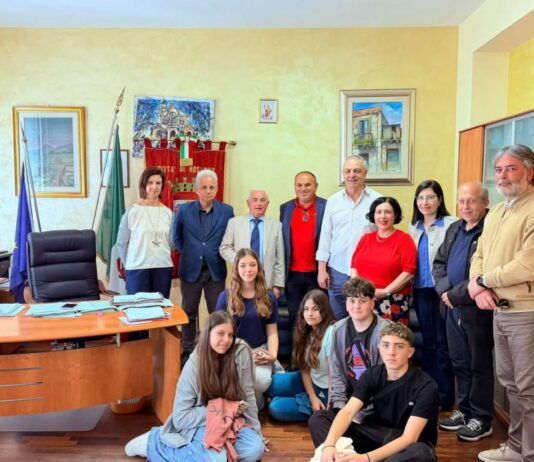 Rosarno accoglie studenti greci: incontro in Comune per il progetto Erasmus+