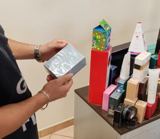 Cosmetici con sostanza cancerogena: maxi sequestro di oltre 40mila confezioni