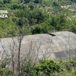 Maxi sequestro di amianto: scoperta enorme area contaminata con coperture in Eternit