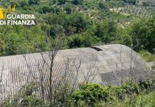 Maxi sequestro di amianto: scoperta enorme area contaminata con coperture in Eternit