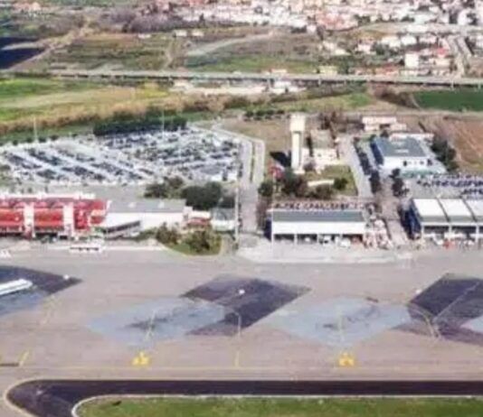 Accoltellamento all’aeroporto di Lamezia, il pilota è fuori pericolo: individuato il presunto responsabile