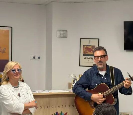 Brunori Sas in oncologia a Cosenza: musica, sorrisi e solidarietà per i pazienti