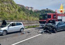 Schianto mortale sulla Statale: perde la vita una donna, tre feriti nello scontro tra auto