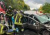 Violento schianto tra due auto: feriti estratti dalle lamiere