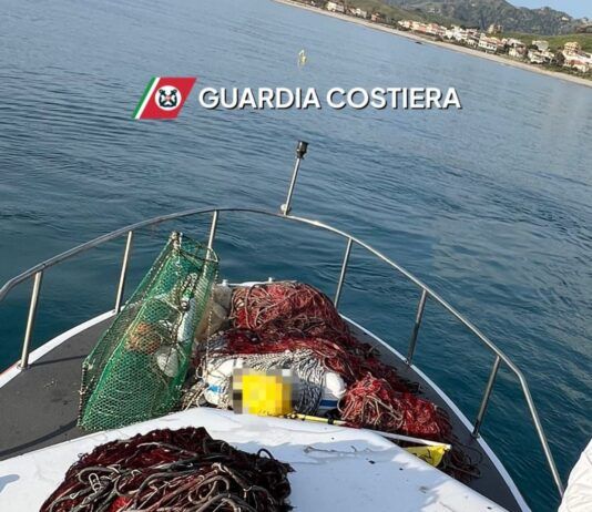 Pesca di frodo, la Guardia Costiera intensifica i controlli: sequestrati oltre 80 attrezzi illegali