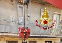 Calabria, auto si ribalta nella notte: muore un 18enne, feriti due minorenni