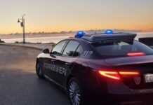 Ubriaco alla guida ignora l’alt e tenta la fuga: bloccato dai Carabinieri sul lungomare con droga in auto