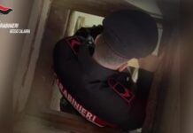 Carabinieri scoprono bunker segreto con cunicoli sotterranei e camera di fuga nascosta
