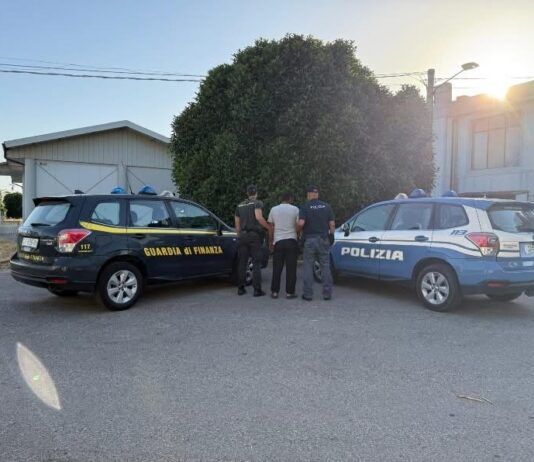 Sbarchi di migranti, arrestati tre scafisti dalla Polizia e dalla Guardia di Finanza