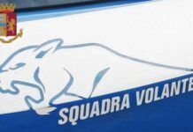 Aggredisce agenti della Polizia Stradale, poi evade dai domiciliari: disposto il carcere