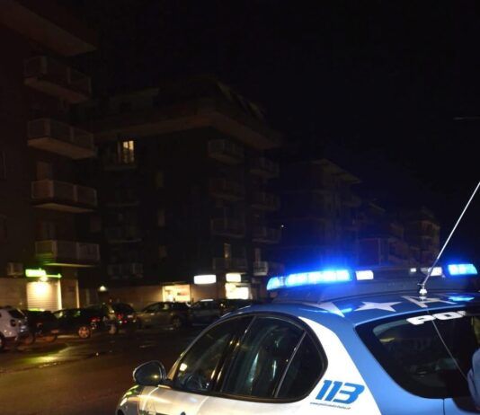 Furto in un negozio di abbigliamento: arrestato un uomo e recuperata la refurtiva