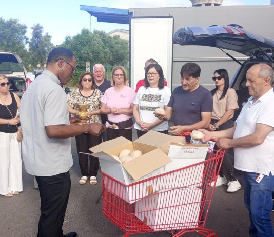 Solidarietà: i panificatori CLAAI donano il “Pane di Sant’Antonio” ai migranti della Tendopoli di San Ferdinando