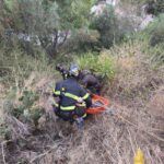 Uomo disperso ritrovato dai Vigili del Fuoco lungo una scarpata: ferito ma cosciente